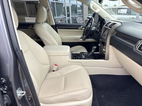 Used 2021 Lexus GX 460 Luxury w/ Off Road Package AWD/4WD image 35