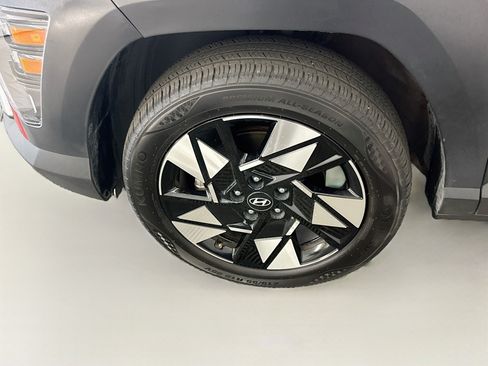 Used 2025 Hyundai Kona SEL AWD/4WD image 11