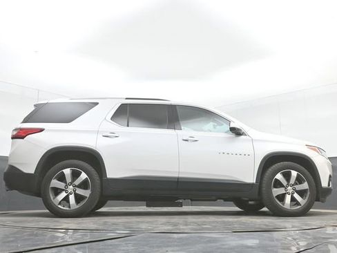 Used 2018 Chevrolet Traverse LT w/ LPO, Floor Liner Package FWD image 34