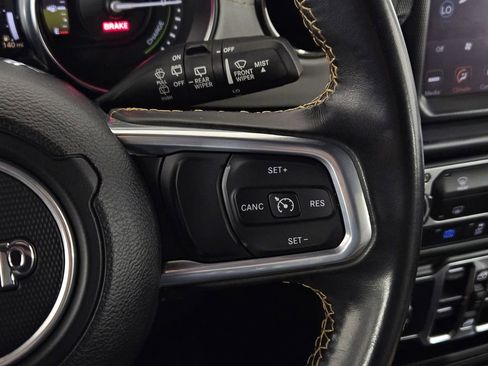 Used 2022 Jeep Wrangler Unlimited Sahara image 19