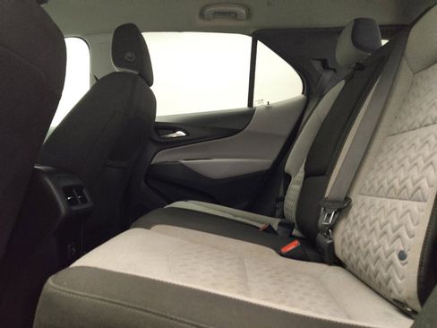 Used 2022 Chevrolet Equinox LS FWD image 18