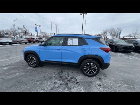 Used 2024 Chevrolet TrailBlazer LT w/ LT Cold Weather Package image 5