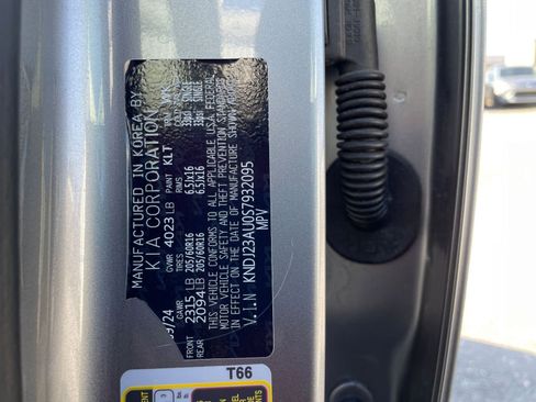 Used 2025 Kia Soul LX w/ LX Technology Package image 27