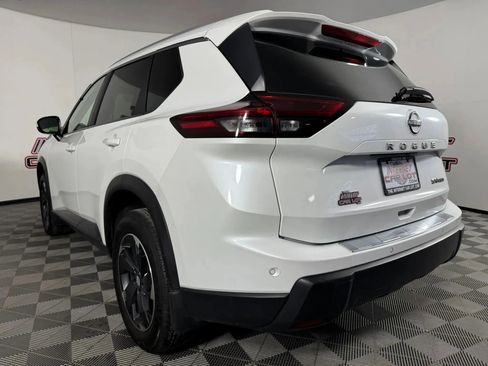 Used 2024 Nissan Rogue SV w/ SV Premium Package AWD/4WD image 28