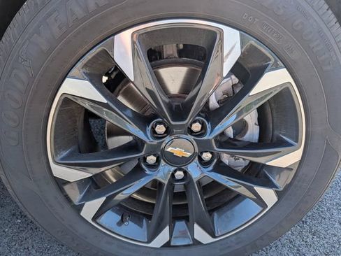 Used 2022 Chevrolet TrailBlazer LT w/ Convenience Package AWD/4WD image 9