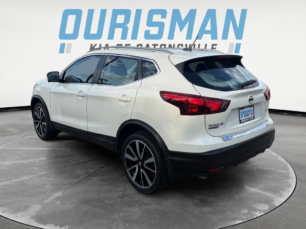 Used 2017 Nissan Rogue Sport SL w/ SL Premium Package AWD/4WD image 4