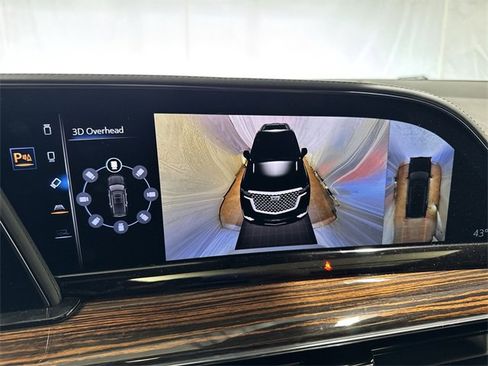 Used 2021 Cadillac Escalade Premium Luxury image 25