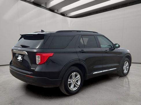 Used 2021 Ford Explorer XLT AWD/4WD image 5