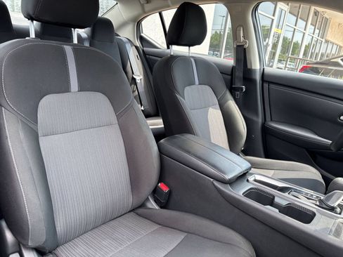 Used 2025 Nissan Sentra SV FWD image 29