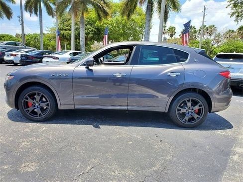 Used 2019 Maserati Levante image 5