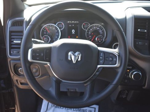 New 2026 RAM 1500 Express AWD/4WD image 17