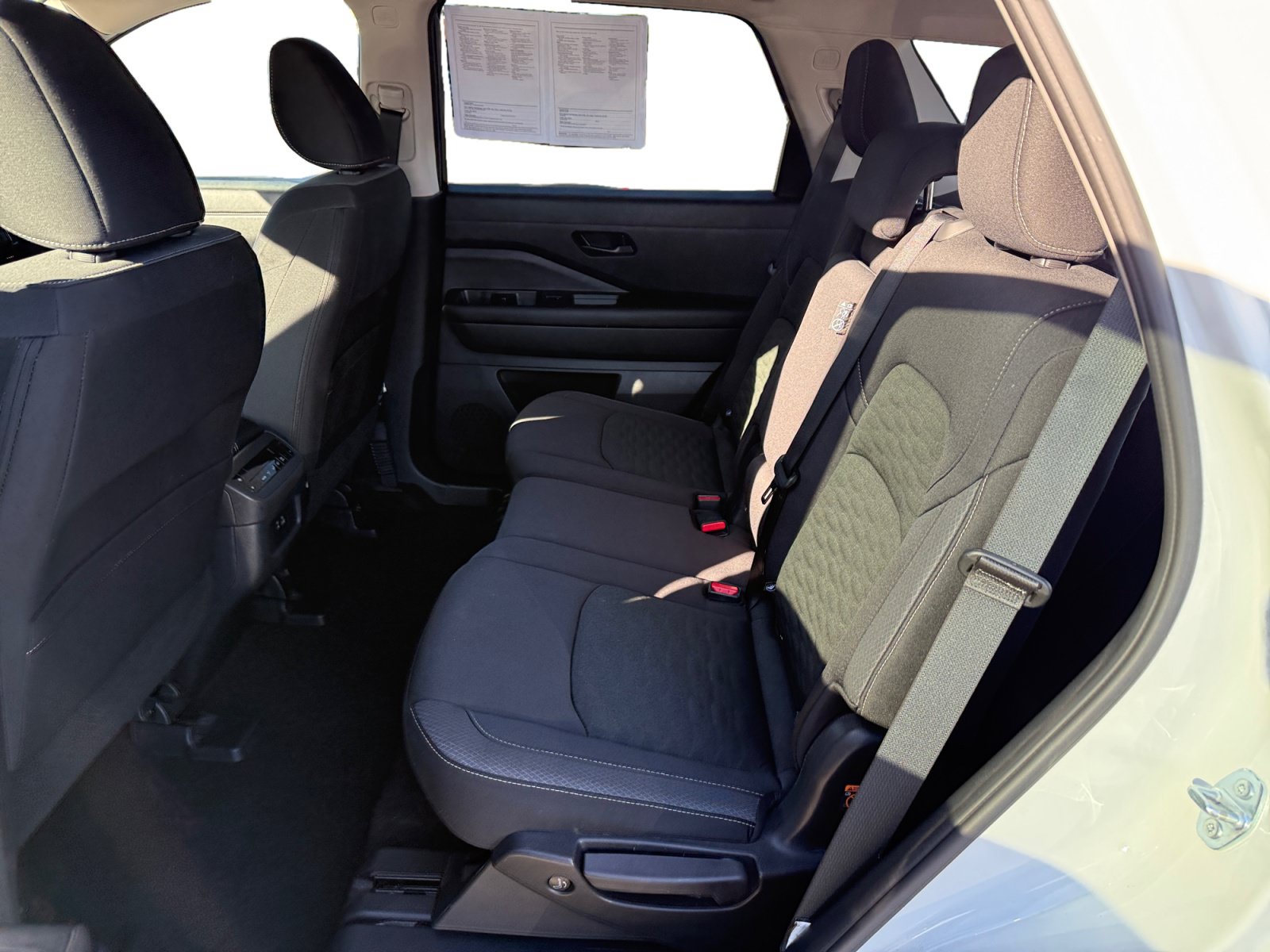 Used 2025 Nissan Pathfinder SV FWD image 16