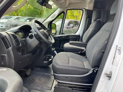 Used 2025 RAM ProMaster 2500 w/ U-Haul Equipment Group FWD image 15