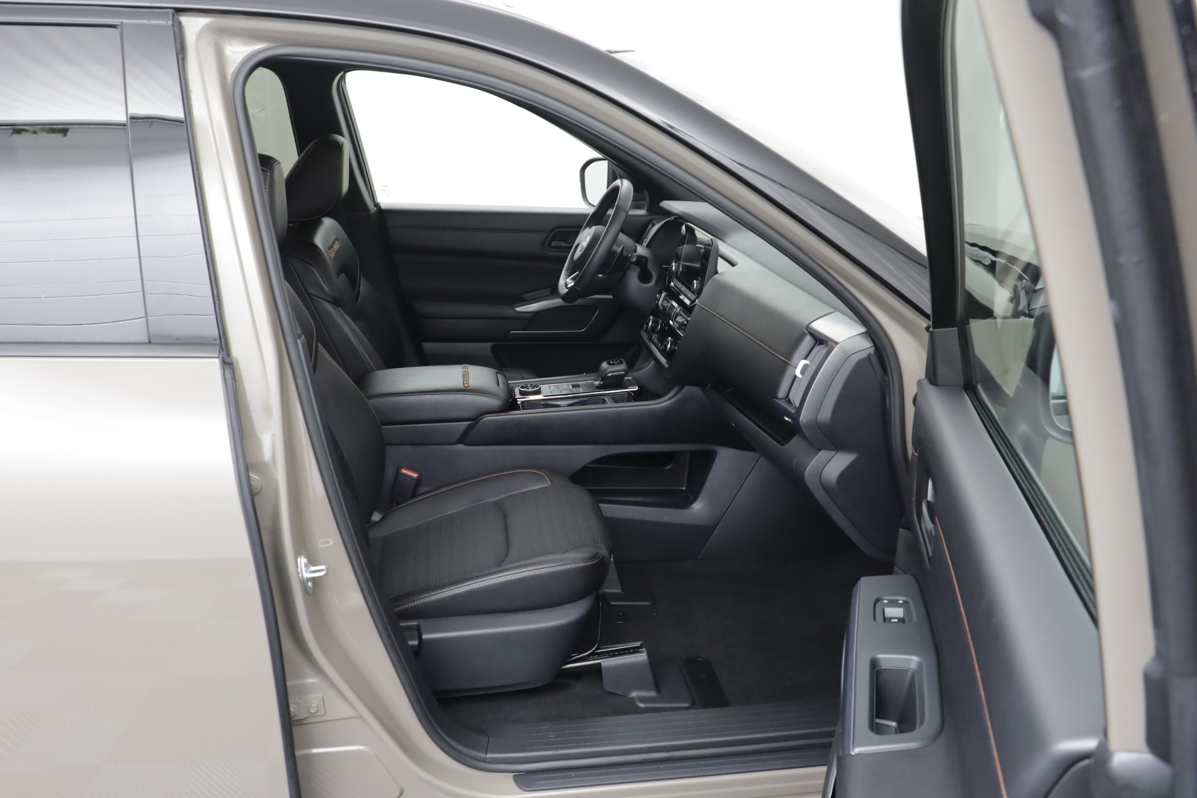 Used 2023 Nissan Pathfinder Rock Creek AWD/4WD image 25