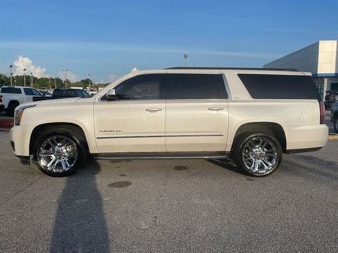 Used 2018 GMC Yukon XL SLT w/ Premium Edition image 6