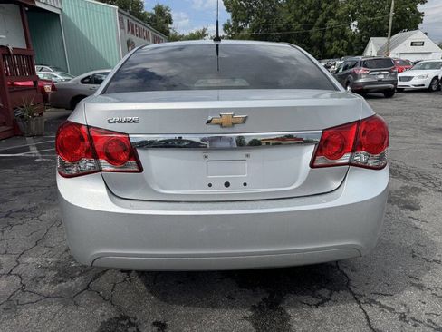 Used 2012 Chevrolet Cruze LS image 4