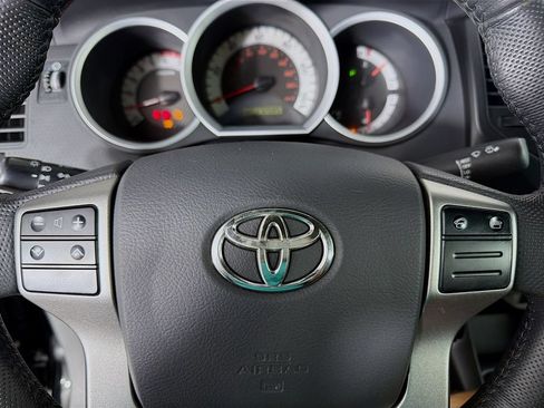 Used 2013 Toyota Tacoma PreRunner w/ Convenience Pkg RWD image 16