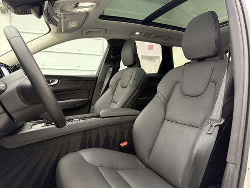 Certified 2025 Volvo XC60 B5 Plus AWD/4WD image 13