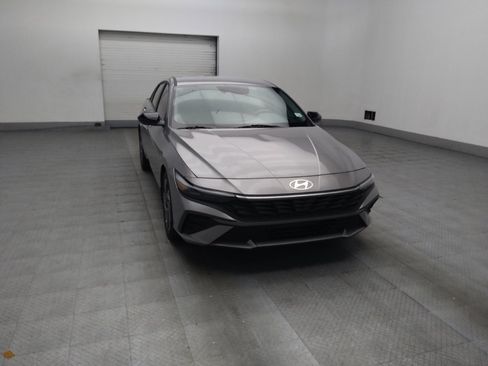 Used 2025 Hyundai Elantra Sport FWD image 13