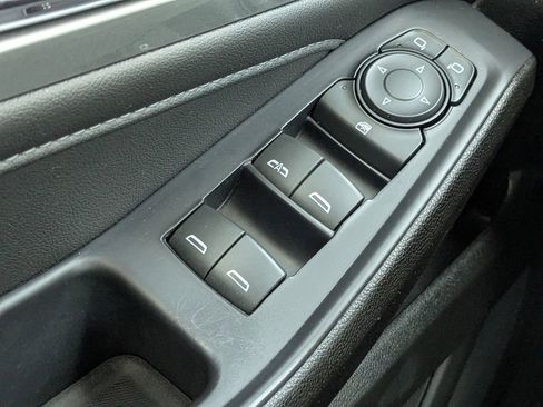 Certified 2022 Chevrolet Traverse LT w/ Midnight/Sport Edition FWD image 22