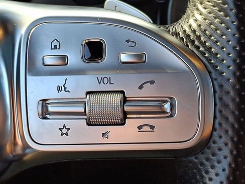 Used 2021 Mercedes-Benz GLC 300 4MATIC image 25