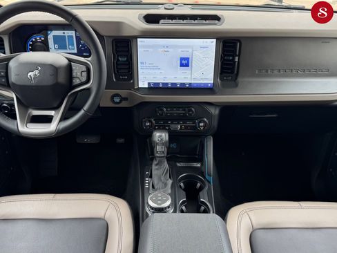 Used 2024 Ford Bronco Wildtrak image 11