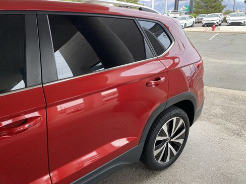 Used 2023 Volkswagen Taos SE w/ Panoramic Sunroof Package image 50