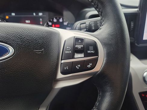 Used 2023 Ford Explorer XLT image 26