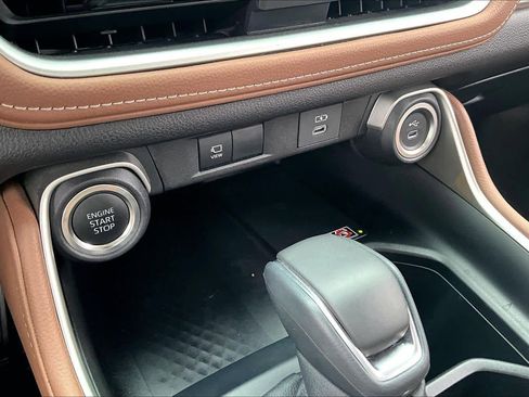 Used 2025 Toyota Grand Highlander Platinum image 32