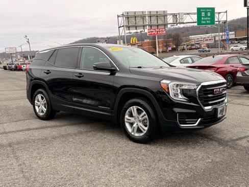 Used 2023 GMC Terrain SLE image 8