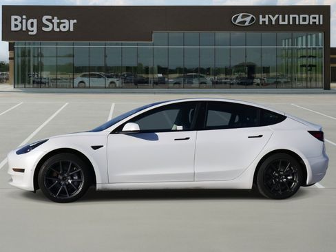 Used 2022 Tesla Model 3 Long Range image 2