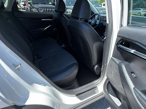 Used 2024 Kia Seltos S FWD image 21