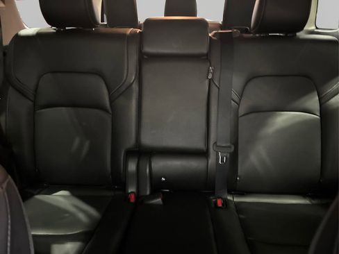 Used 2023 Nissan Pathfinder SL w/ Black Appearance Package image 19