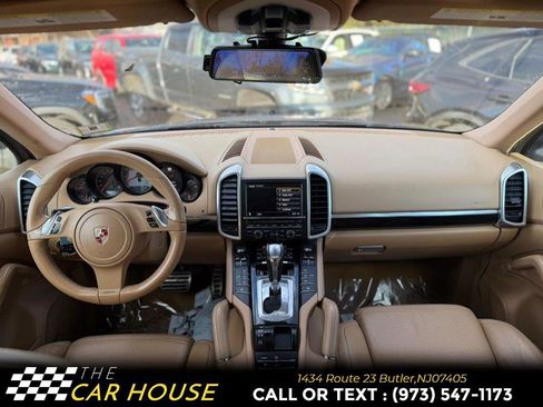 Used 2011 Porsche Cayenne S image 16