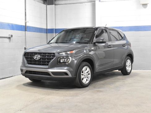 Used 2024 Hyundai Venue SE FWD image 7