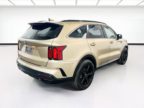 Used 2021 Kia Sorento S w/ Panoramic Sunroof Package FWD image 4
