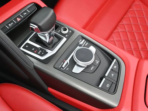 Used 2022 Audi R8 V10 image 18