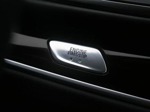 Used 2023 Buick Enclave Essence image 24