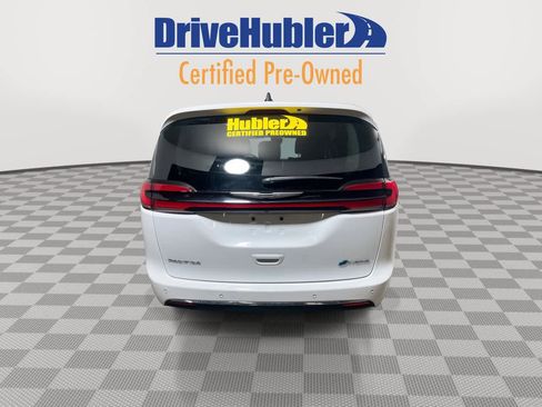 Used 2023 Chrysler Pacifica Touring-L image 7