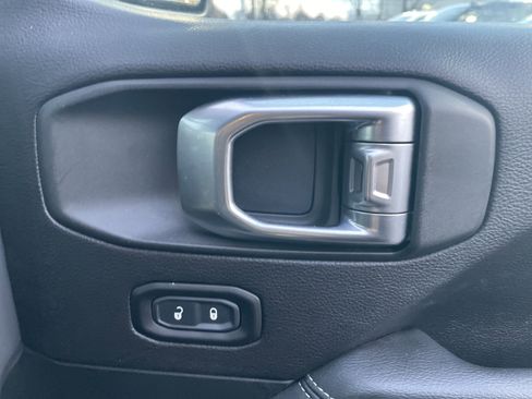 Certified 2020 Jeep Wrangler Unlimited Sahara image 12