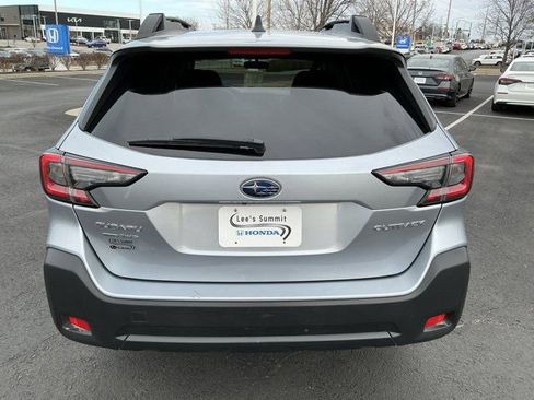 Used 2025 Subaru Outback Premium image 4