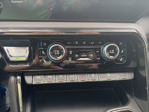 Used 2023 GMC Sierra 1500 AT4 w/ AT4 Premium Package image 23