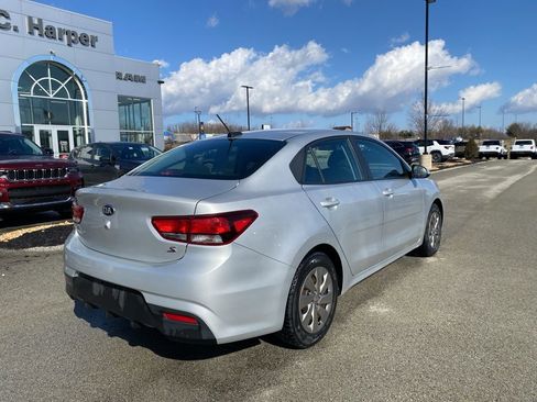 Used 2018 Kia Rio S image 2