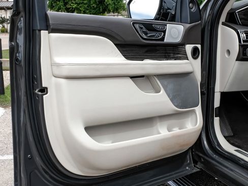 Used 2023 Lincoln Navigator Black Label AWD/4WD image 39