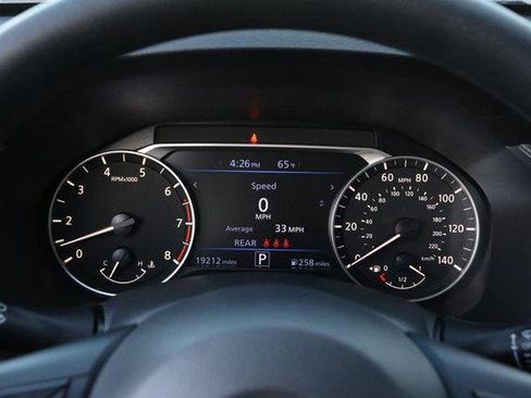 Used 2025 Nissan Altima 2.5 SV FWD image 13