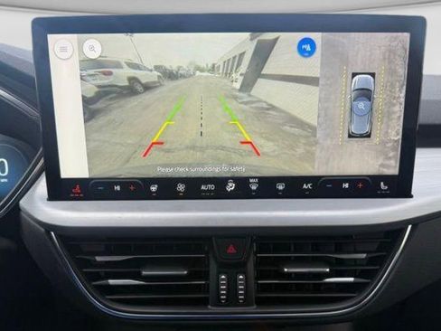 Used 2023 Ford Escape Platinum AWD/4WD image 11