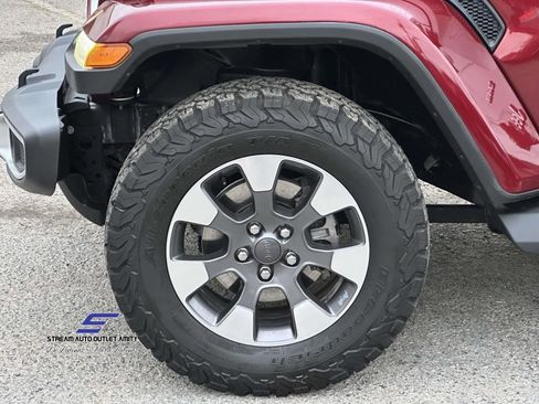 Used 2021 Jeep Wrangler Unlimited Sahara w/ Uconnect 4C Nav & Sound Group image 10