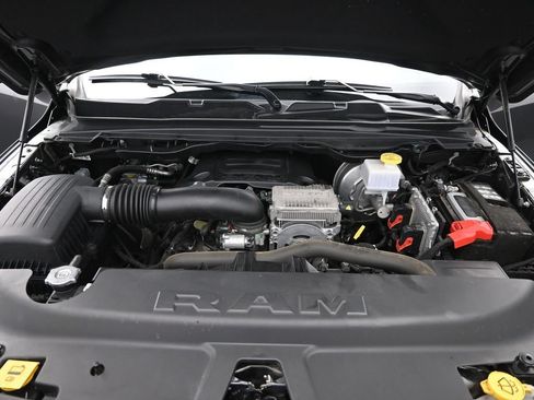Used 2022 RAM 1500 Big Horn AWD/4WD image 36