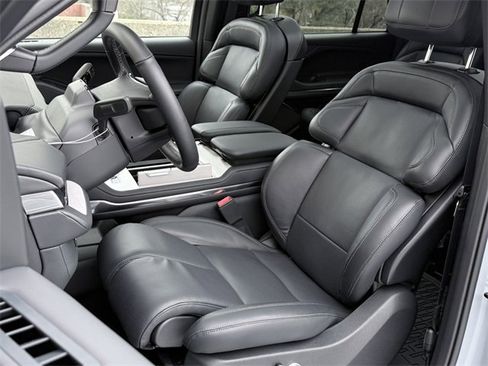 New 2025 Lincoln Navigator Reserve w/ Jet Appearance Package image 22