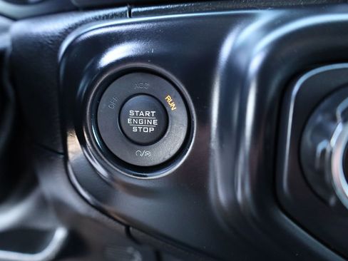 Used 2019 Jeep Wrangler Unlimited Sport AWD/4WD image 36